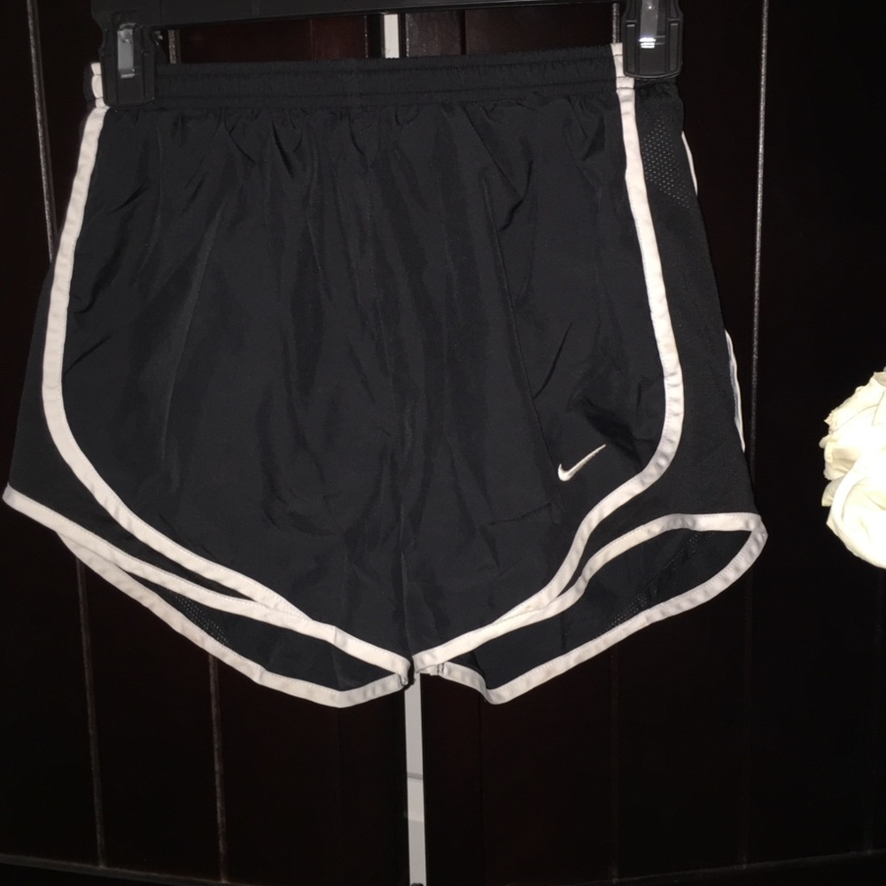 Black nike shorts
